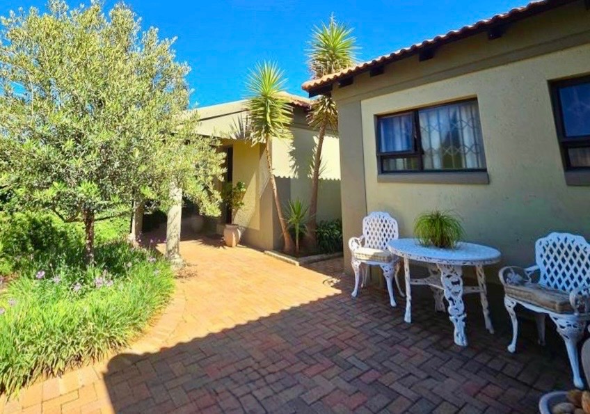3 Bedroom Property for Sale in Flamwood North West
